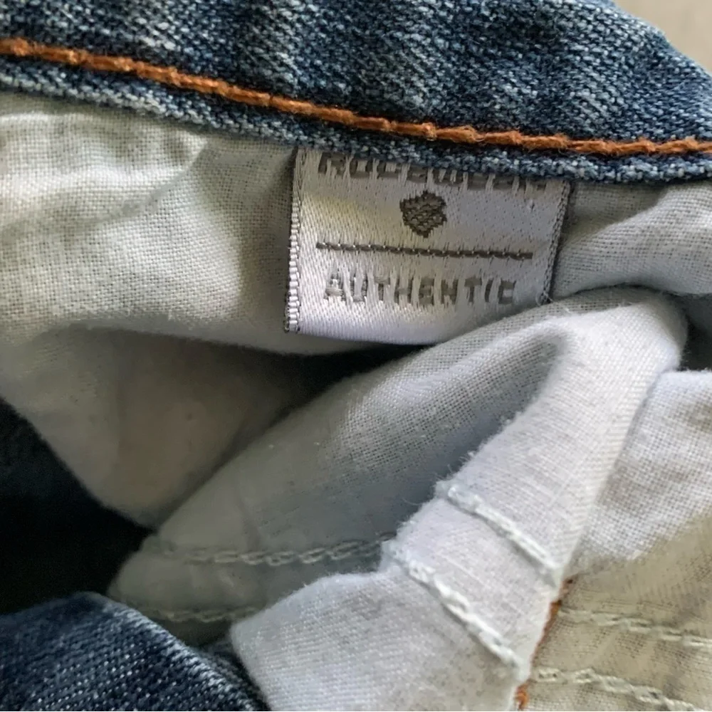 Men’s Rocawear Denim Blue Jeans Size 38 Embroidered